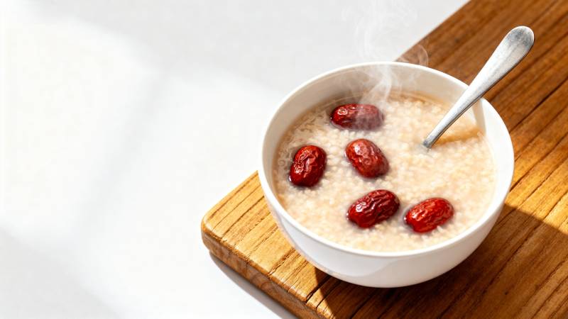 红枣粥热气腾腾图片