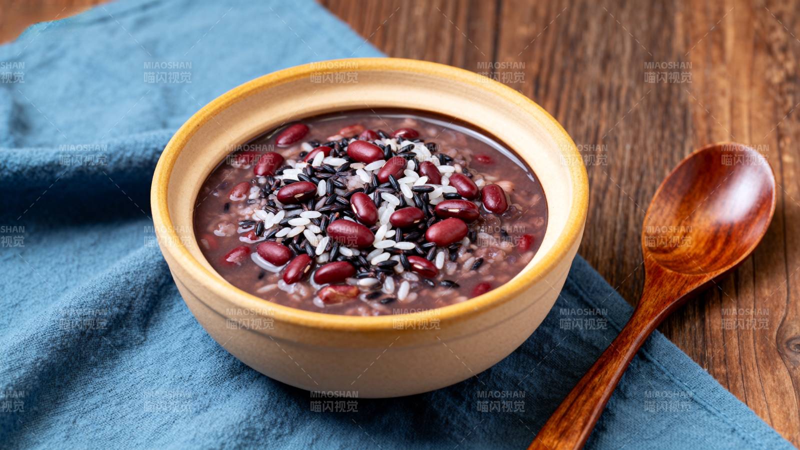 红豆黑米粥图片