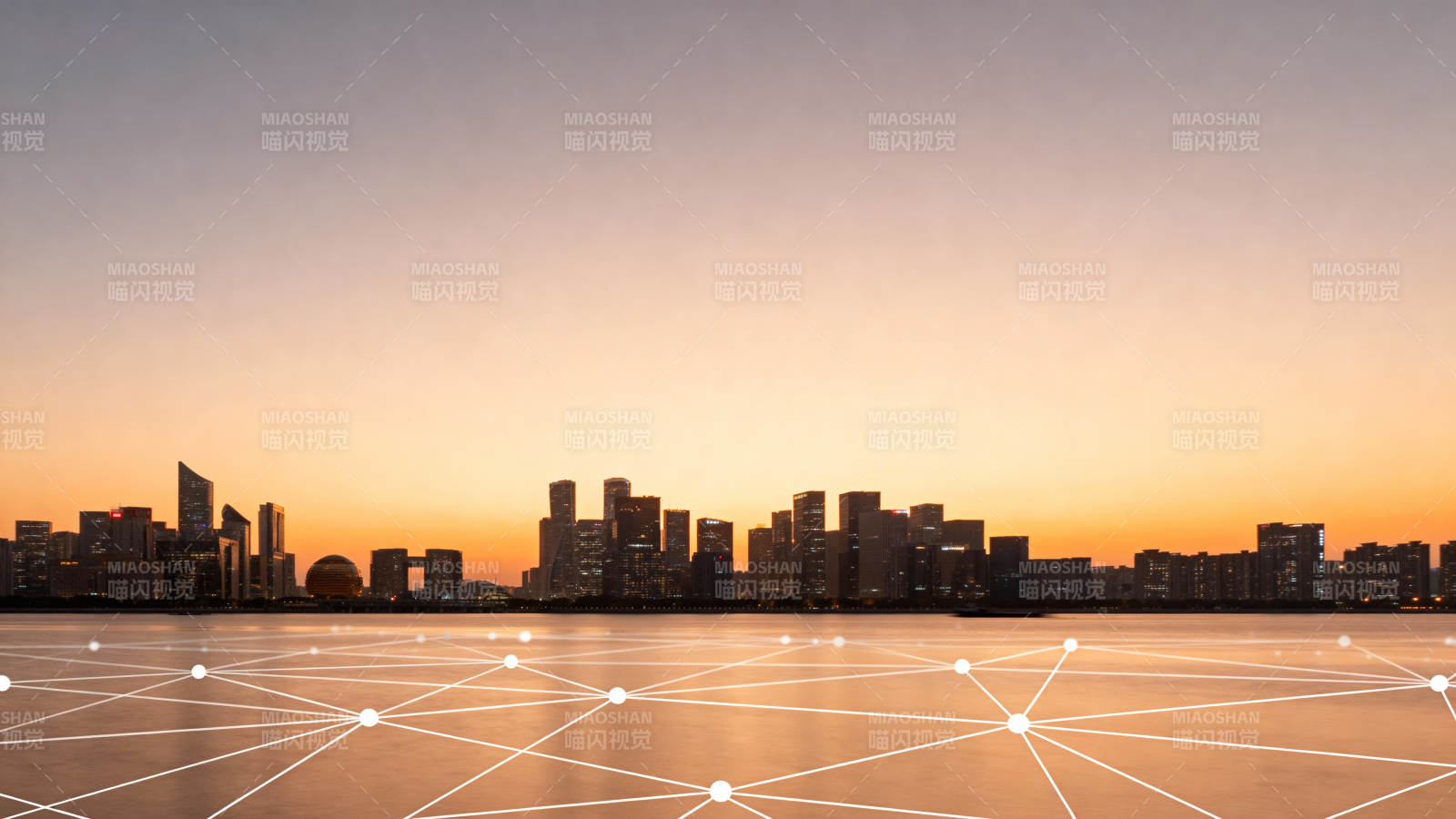 城市天际线与网络连接图片