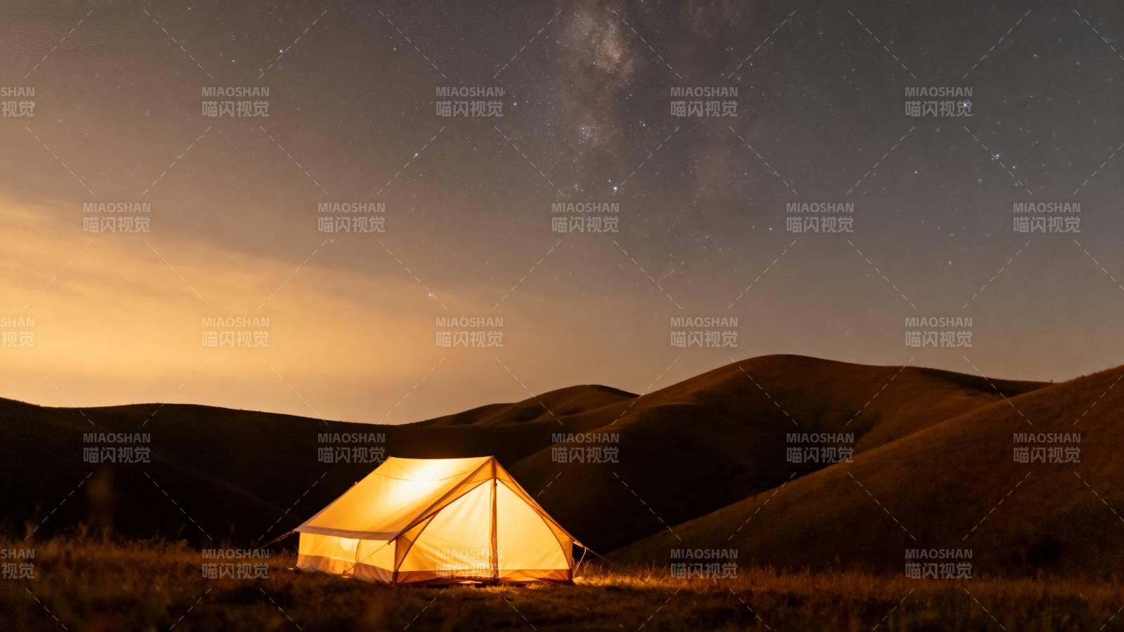 星空下的帐篷图片