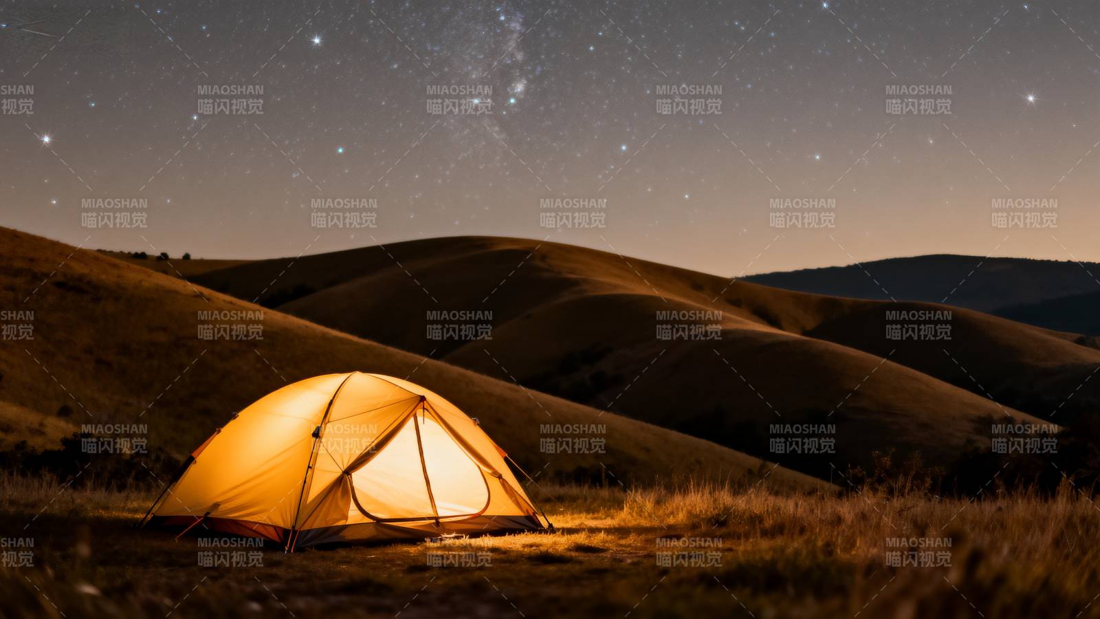 星空下的温暖帐篷图片