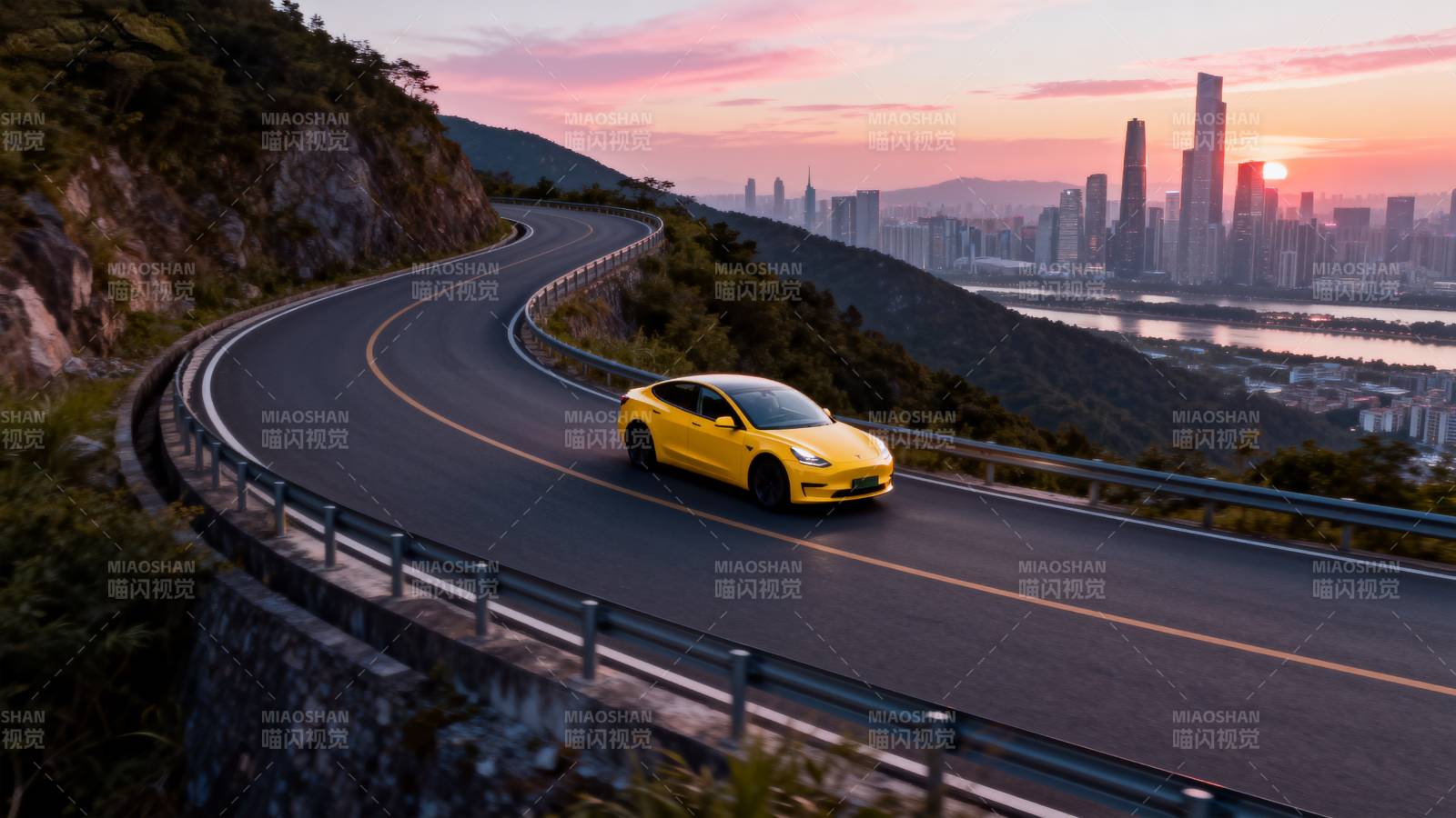 黄车驰骋山海间图片