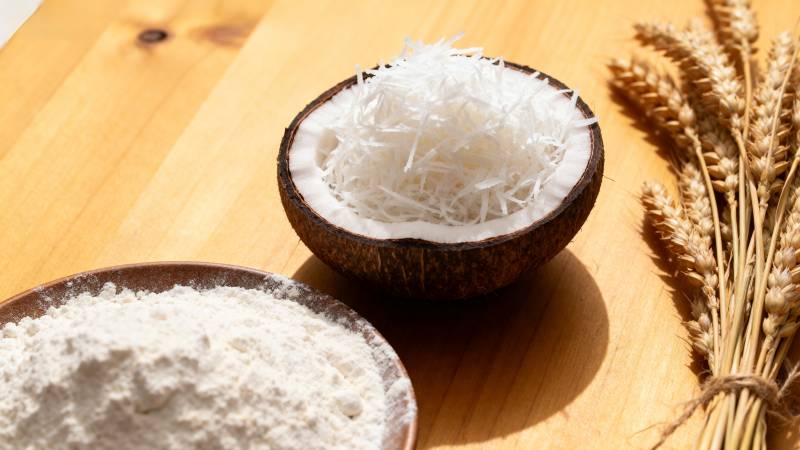 椰蓉与面粉静物图片