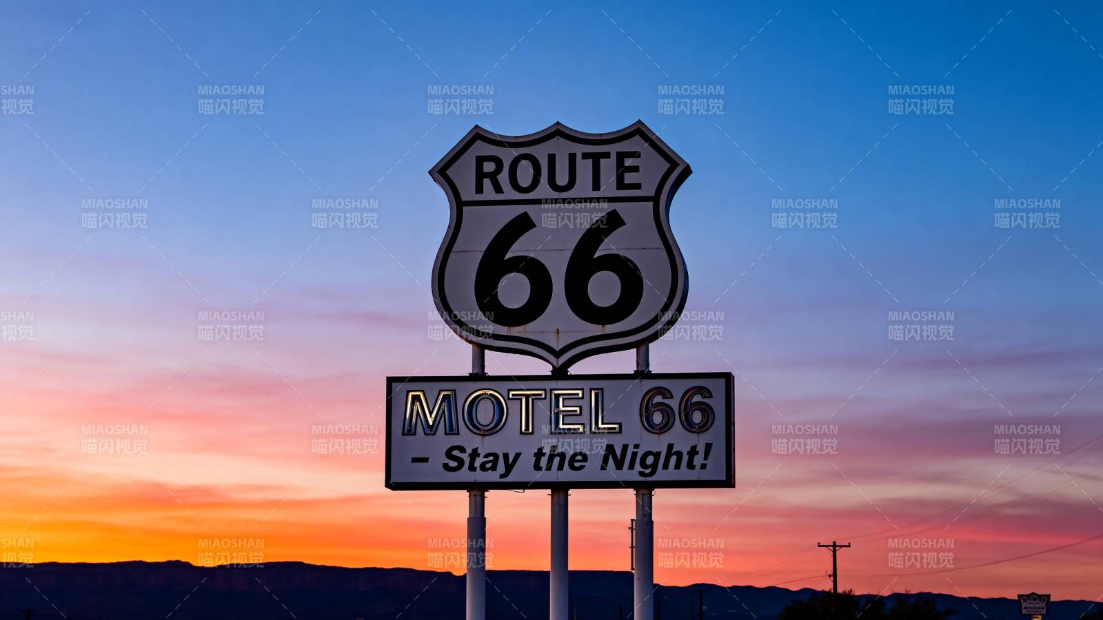 号公路旅馆夜景图片