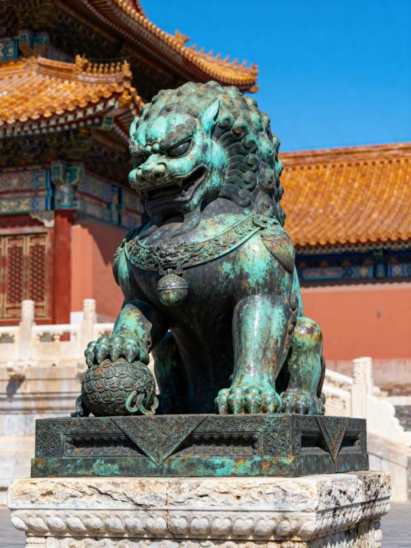 故宫铜狮守门图片