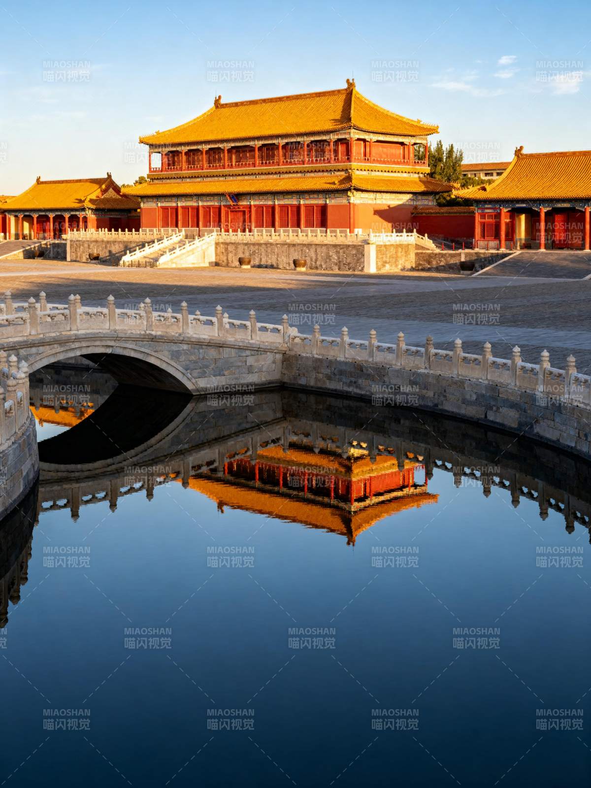 故宫金殿倒影图片
