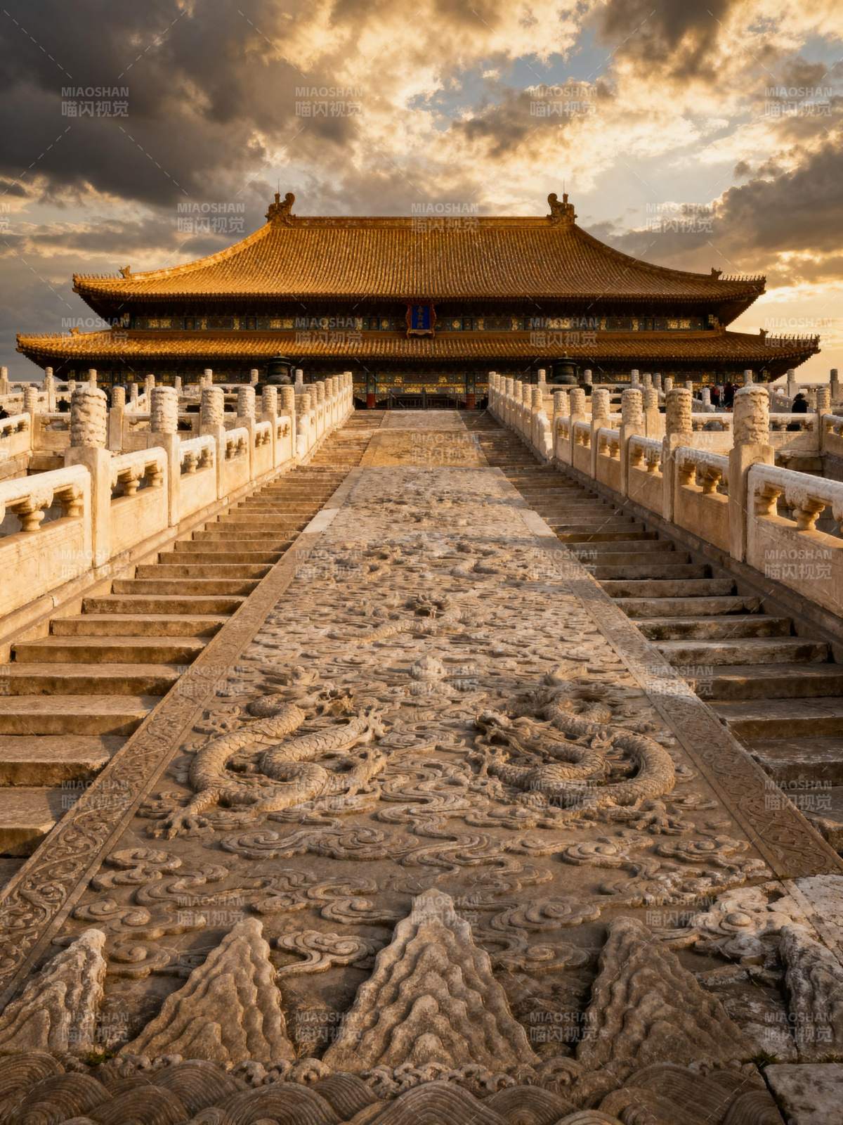 故宫龙纹石阶图片