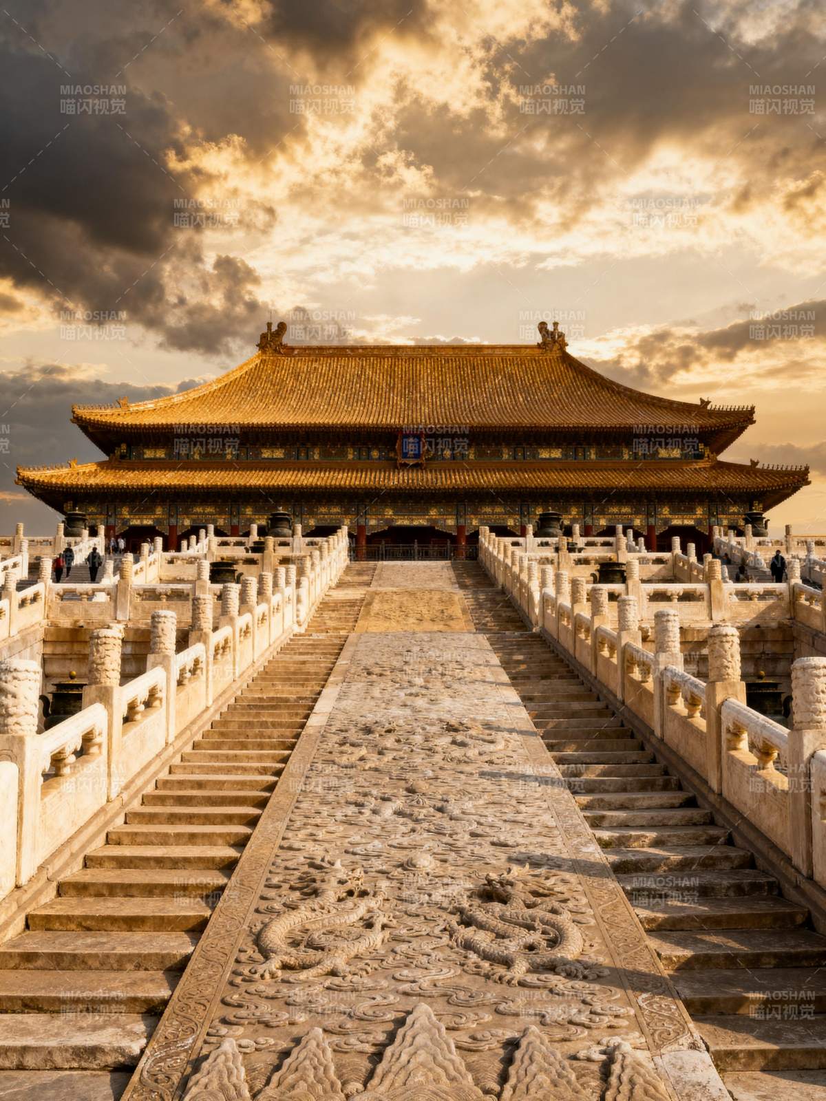 故宫金殿暮色图片