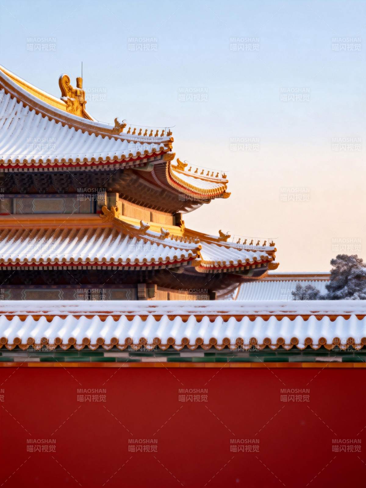 雪覆宫檐映红墙图片