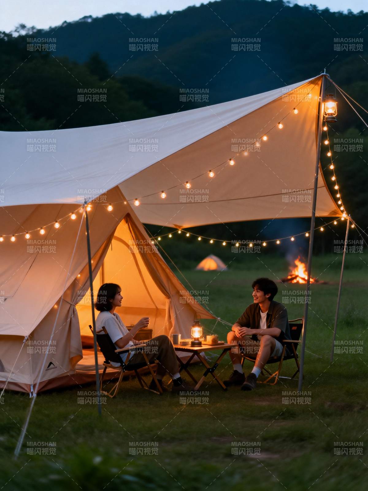 星空下的温馨露营图片