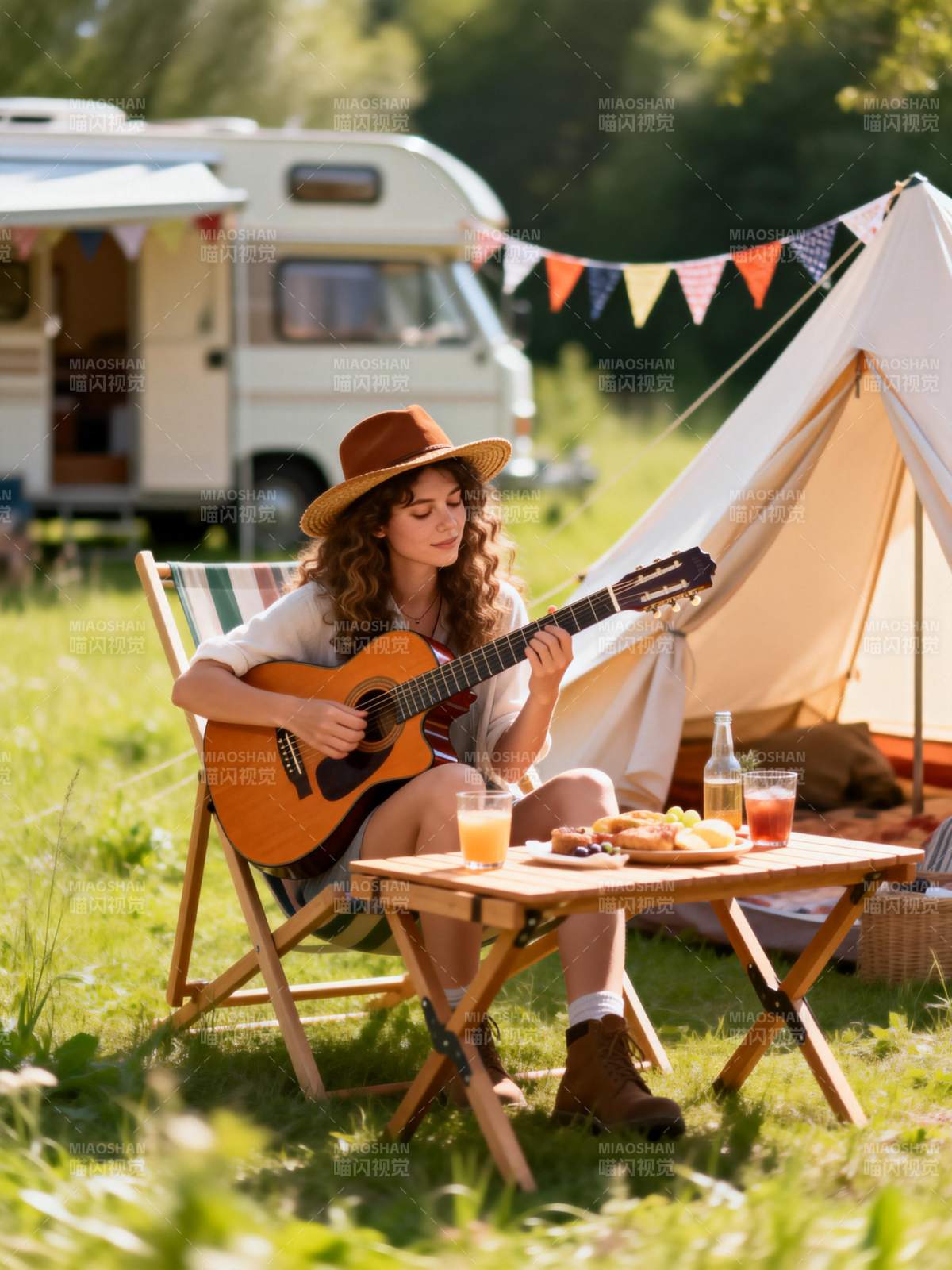 露营吉他时光图片