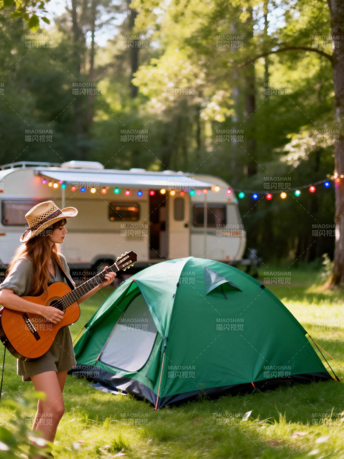 林间吉他露营时光图片