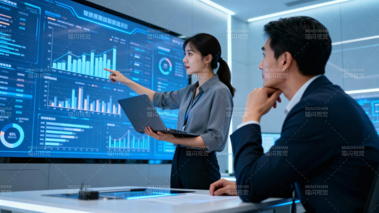 数据驱动决策图片