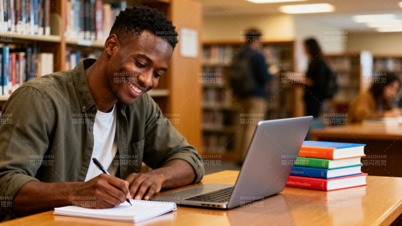 图书馆学习时光图片