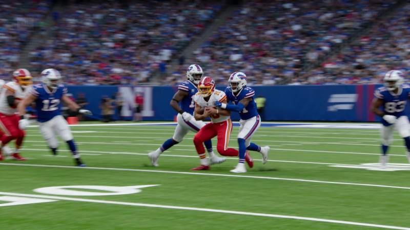 橄榄球赛激烈对抗图片