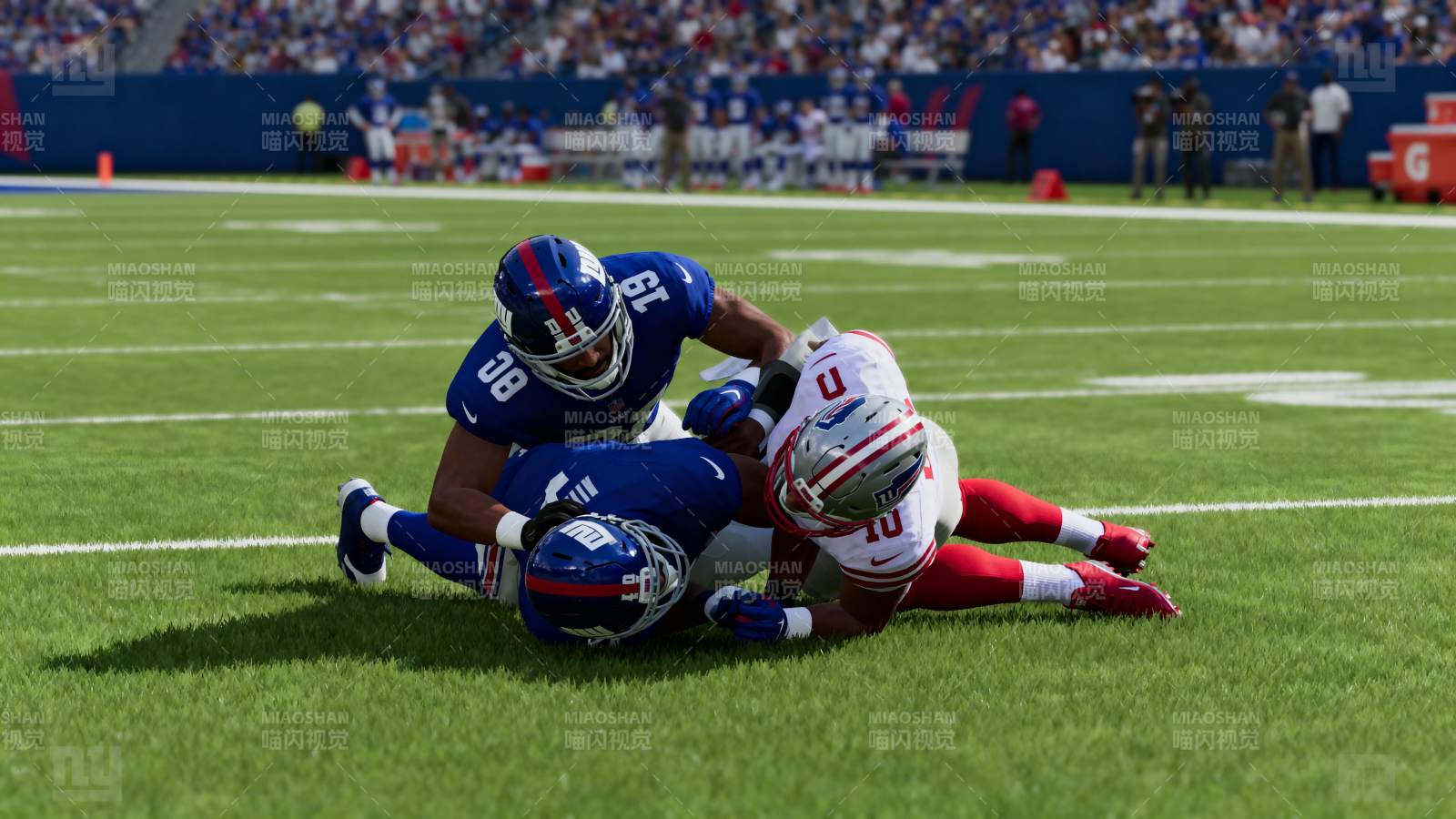 美式足球激烈对抗图片