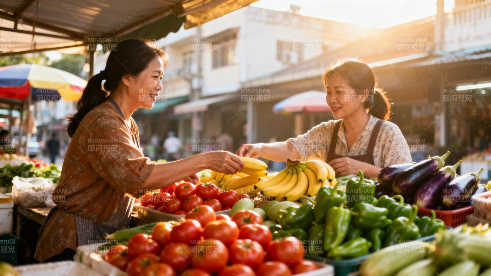 市场买菜 笑容满面图片
