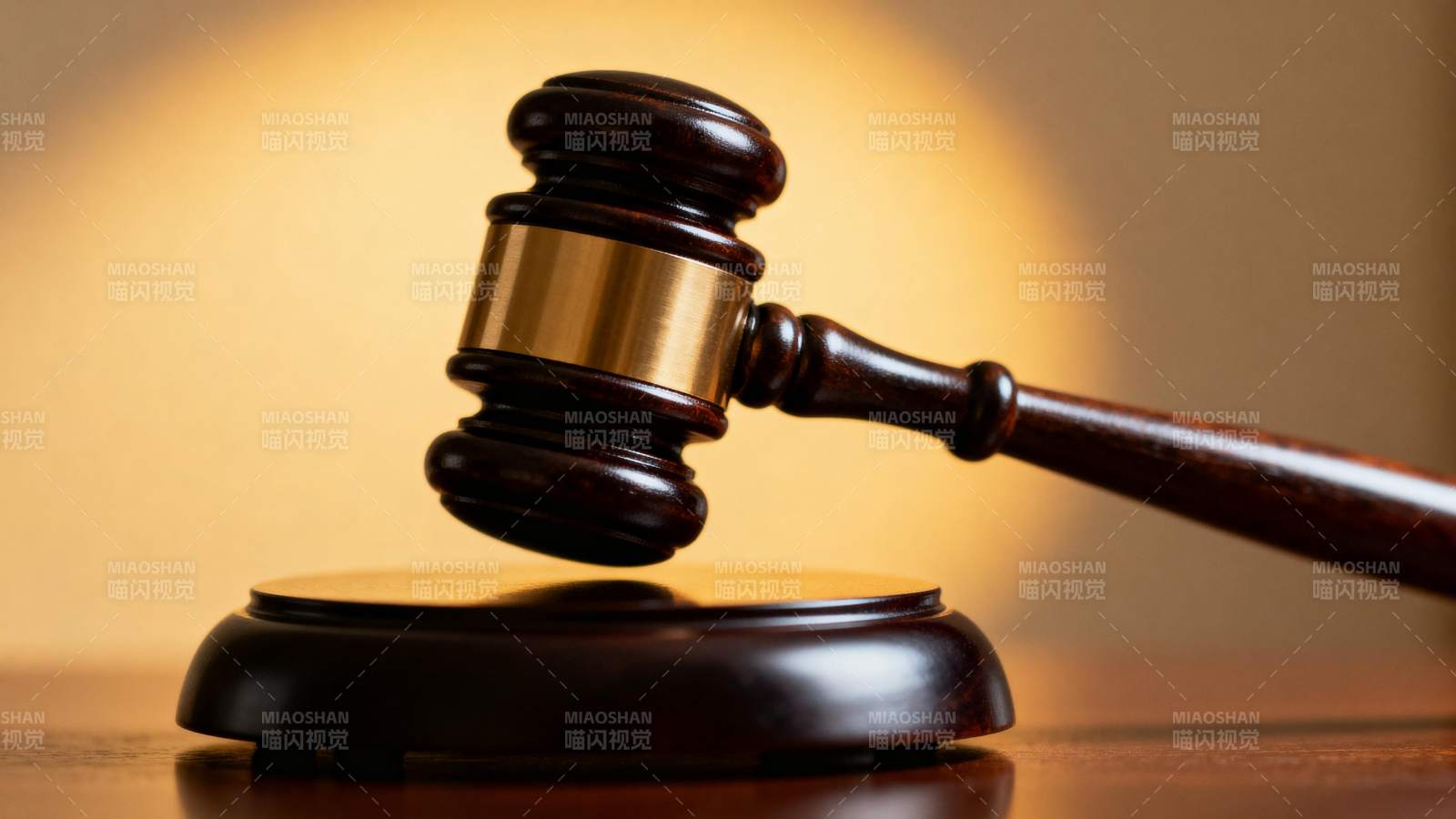 法槌敲响正义之声图片