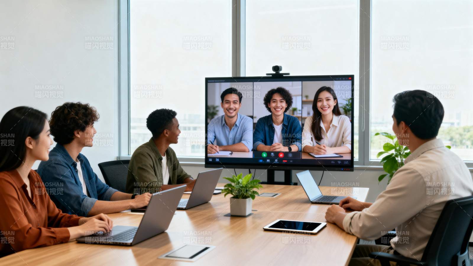 远程会议进行中图片