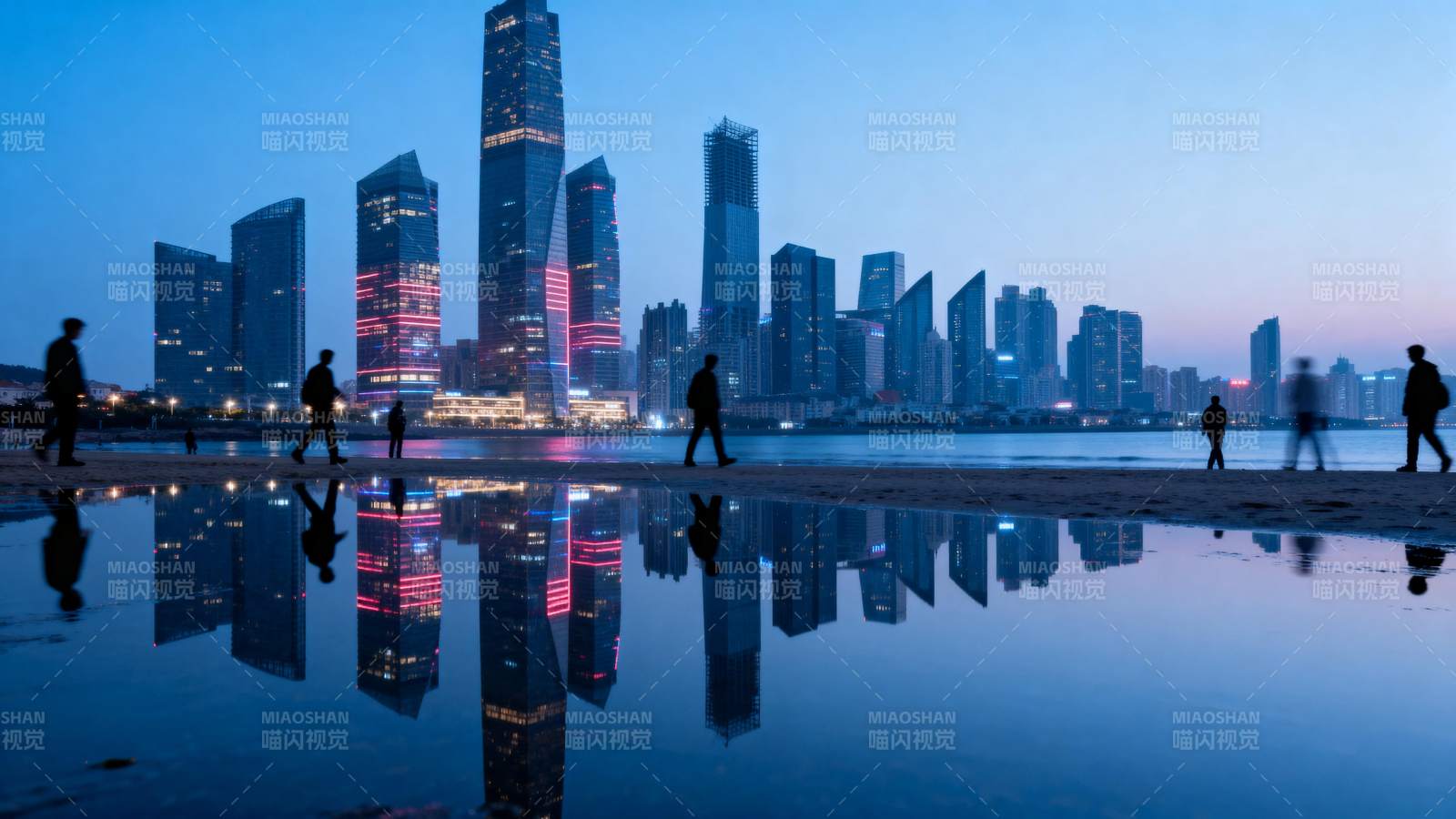 城市夜景倒影图片