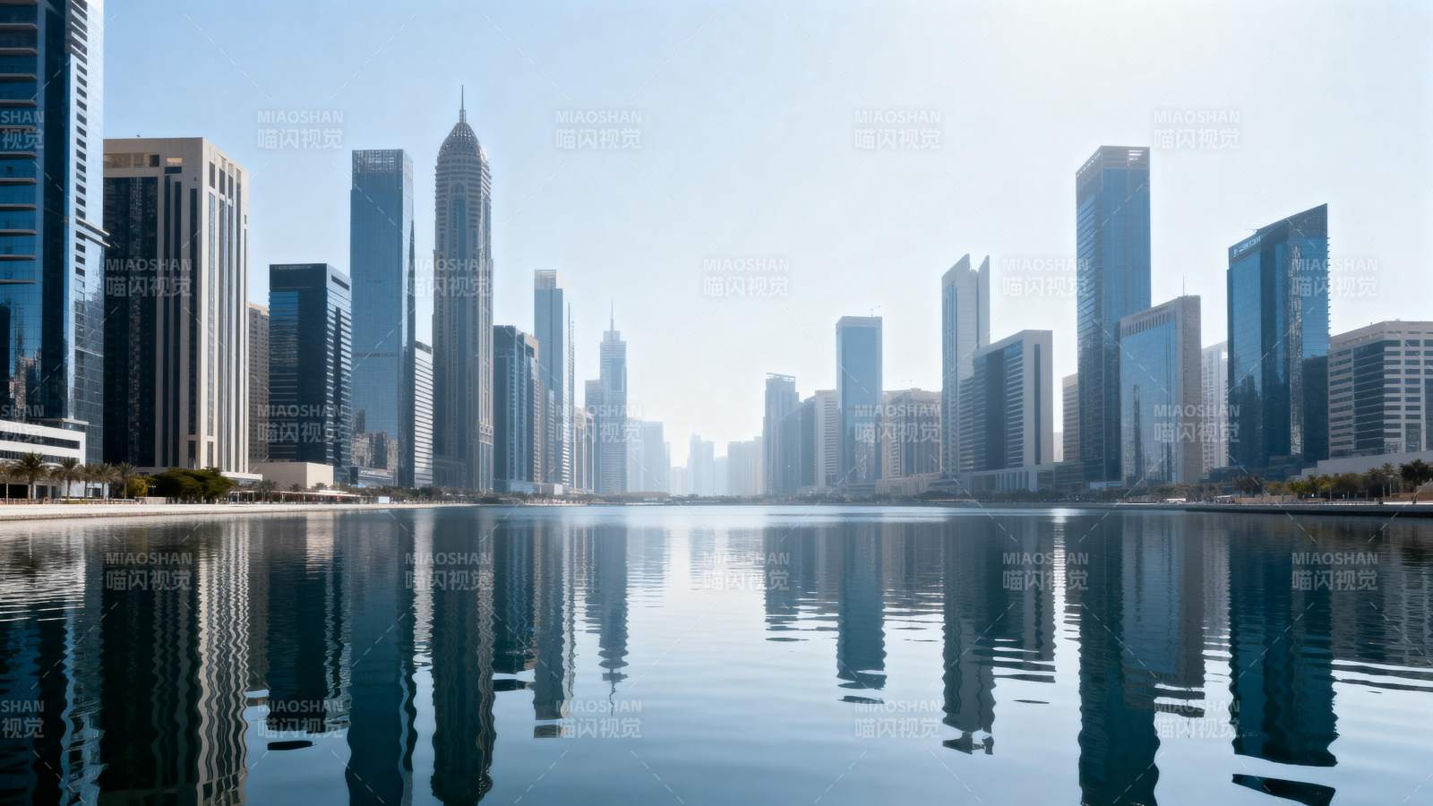 城市天际线倒影图片