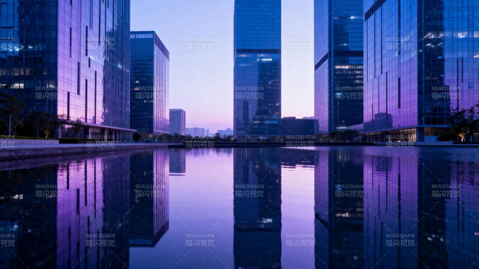 城市倒影夜景图片