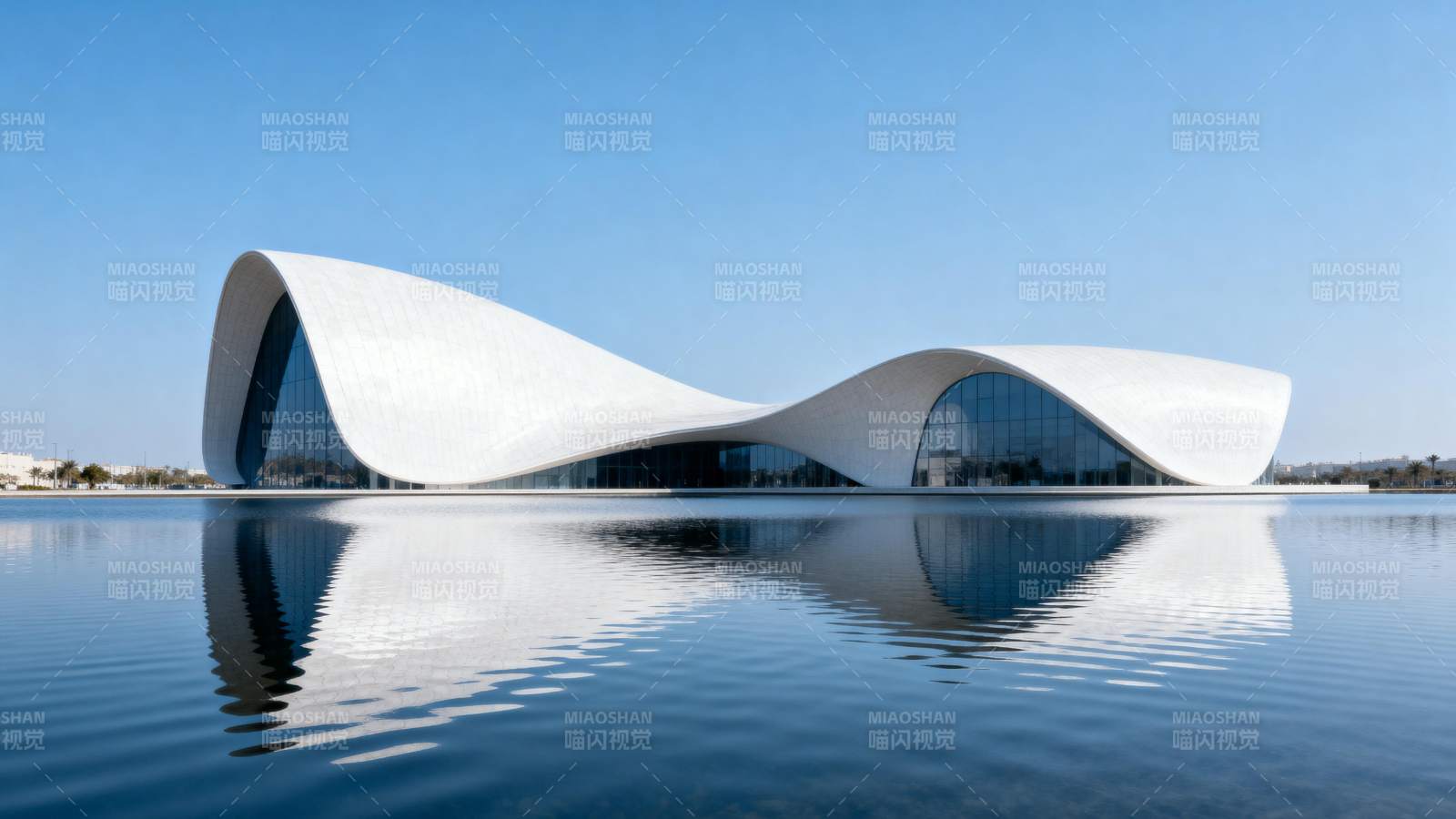 流线型建筑倒影图片