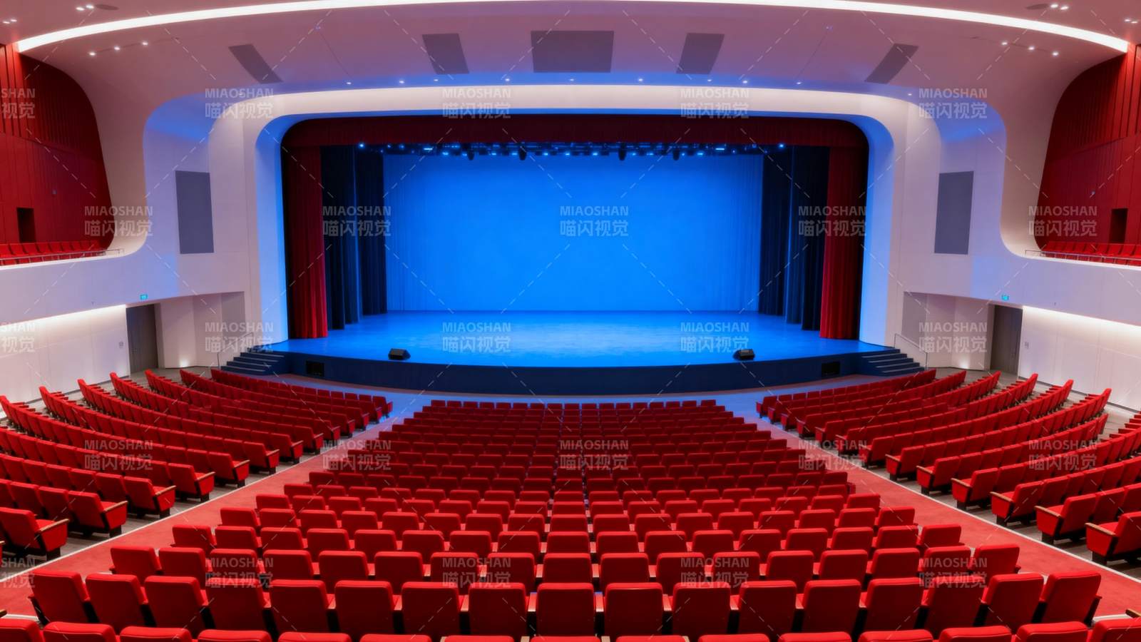 空旷的红色剧院图片