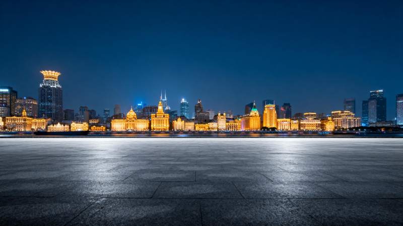 夜幕下的城市天际线图片