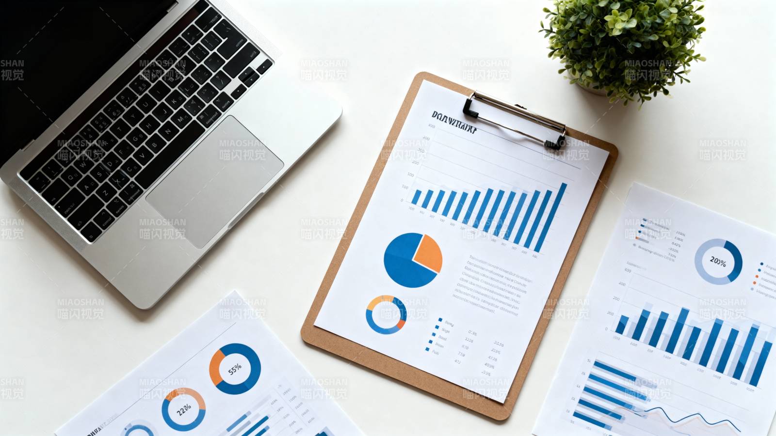 数据分析办公场景图片
