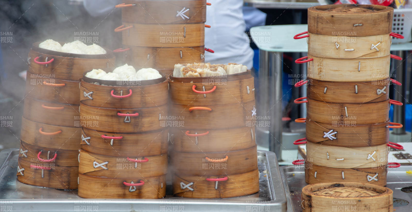 蒸笼热气腾腾图片