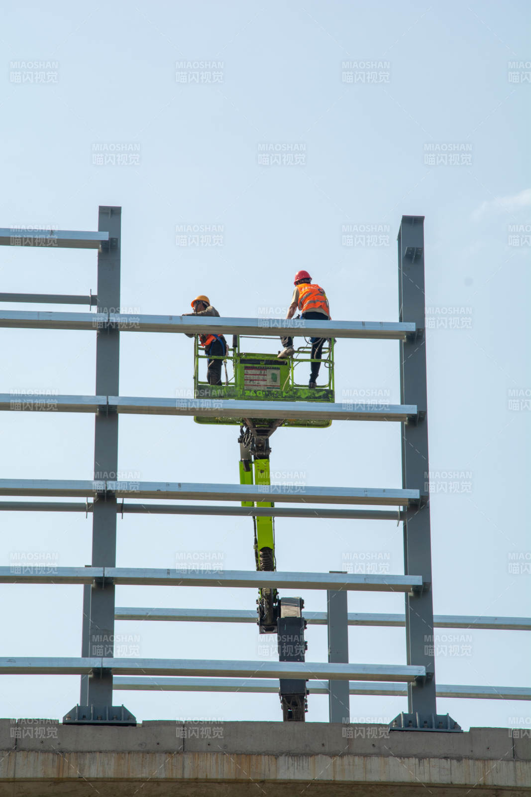 高空作业现场图片