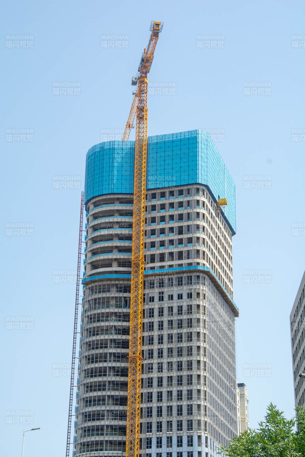 高楼建设中图片