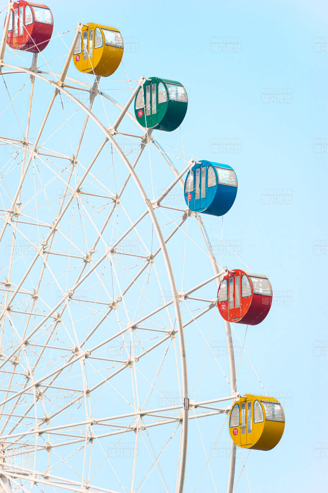 彩色摩天轮图片