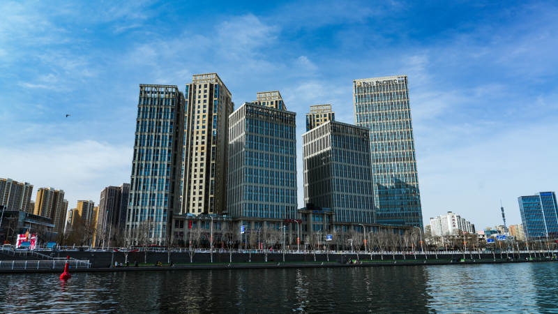 天津现代都市水岸风光图片