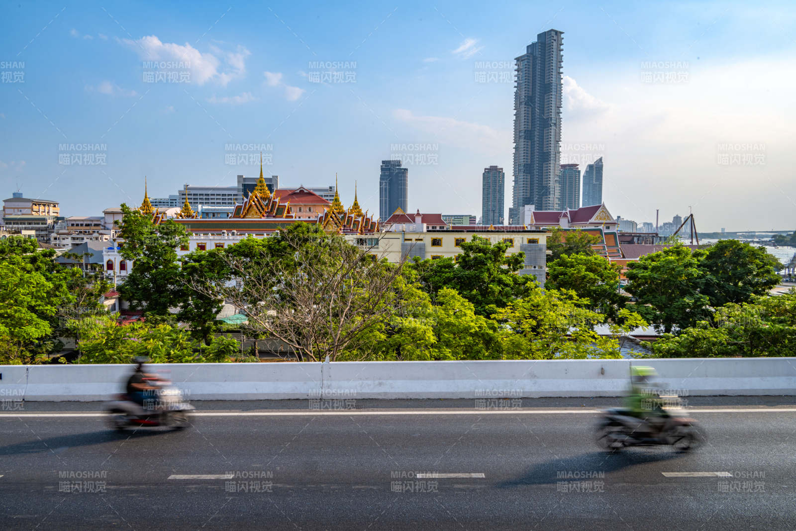 城市风光 车流穿梭图片