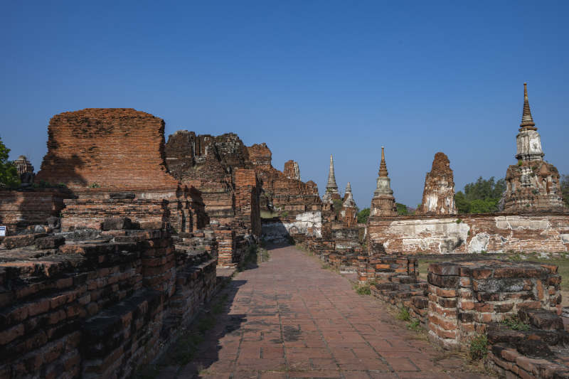 古寺遗址静谧风光图片