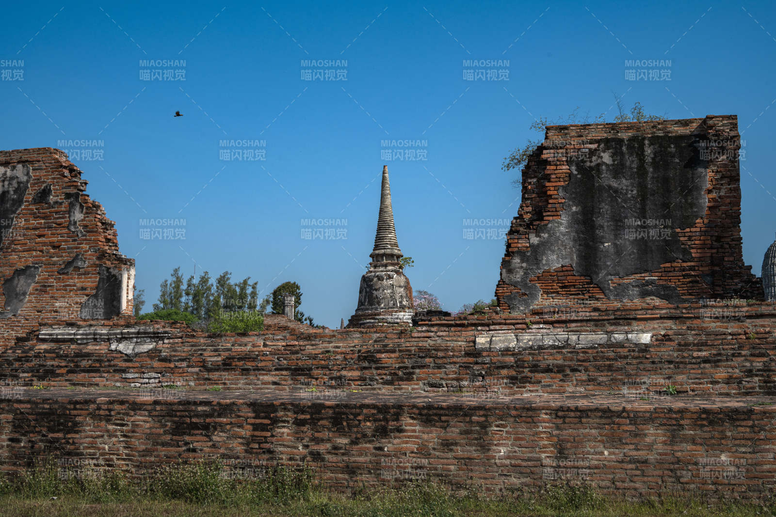 古塔遗墟图片