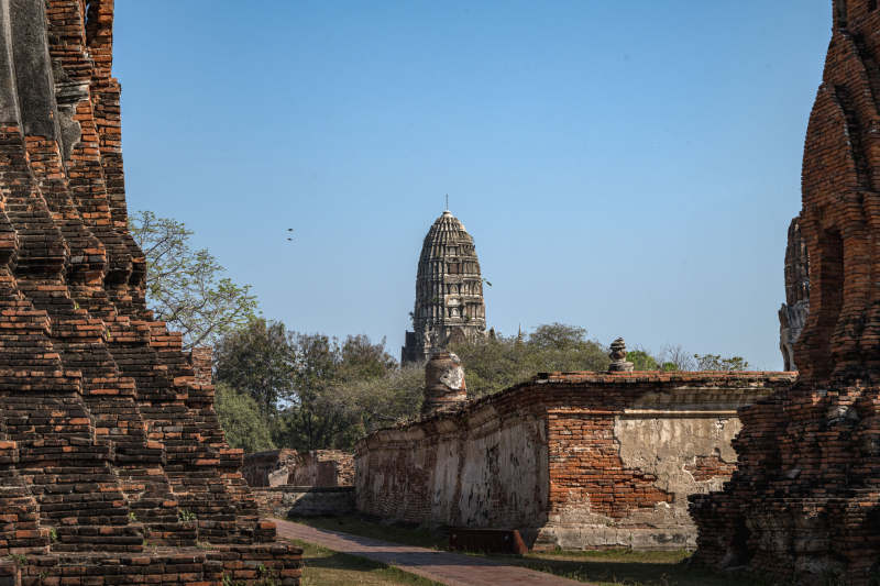 古塔遗迹静谧景图片