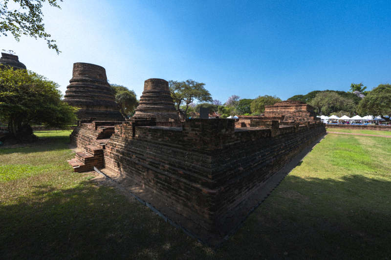 古塔遗址静谧风光图片