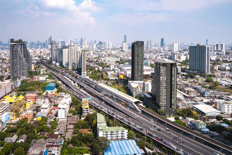 城市天际线全景图片