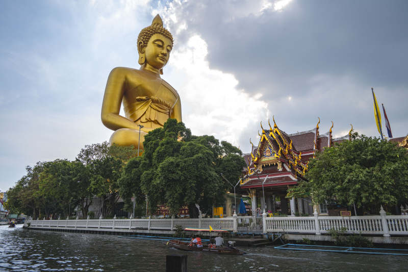 金佛寺畔水景图片