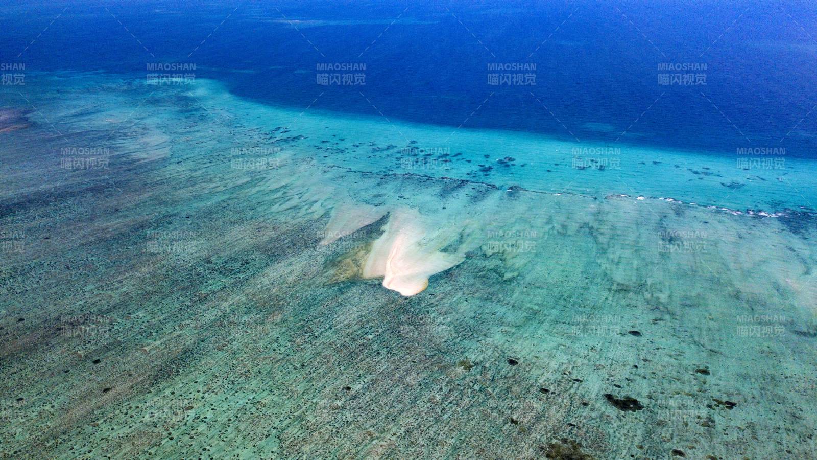 西沙群岛珊瑚礁俯瞰图图片