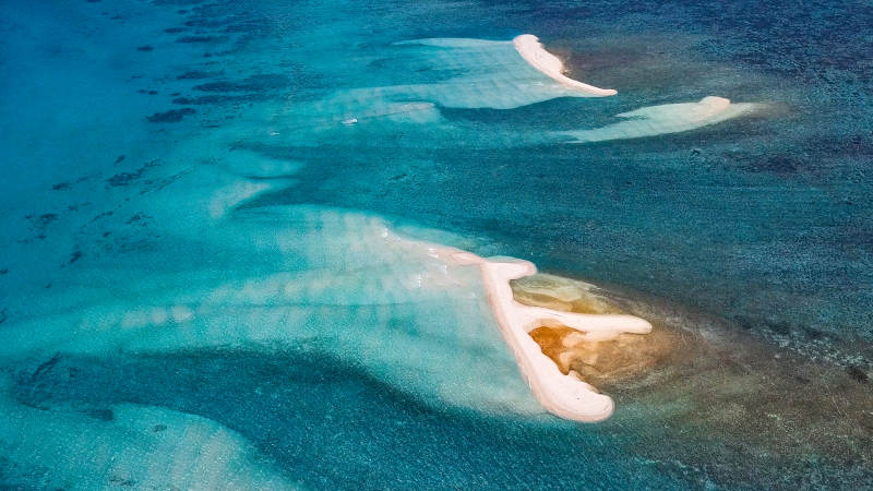 西沙群岛碧海白沙岛影图片