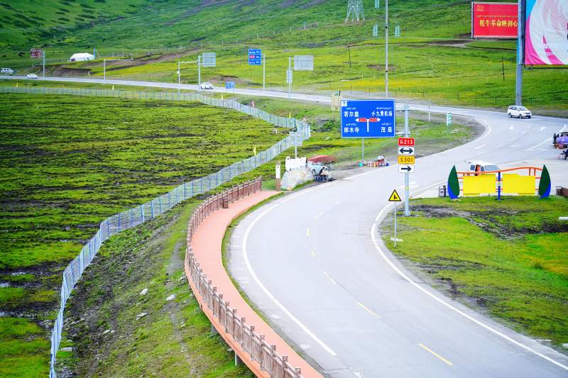 川西高原公路风景线图片