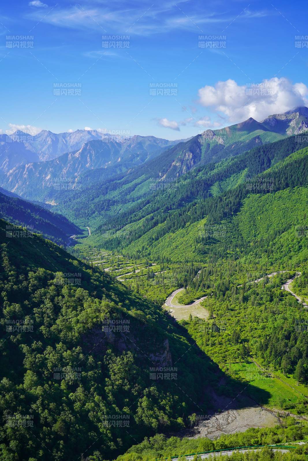 川西青山绿水山谷风光图片