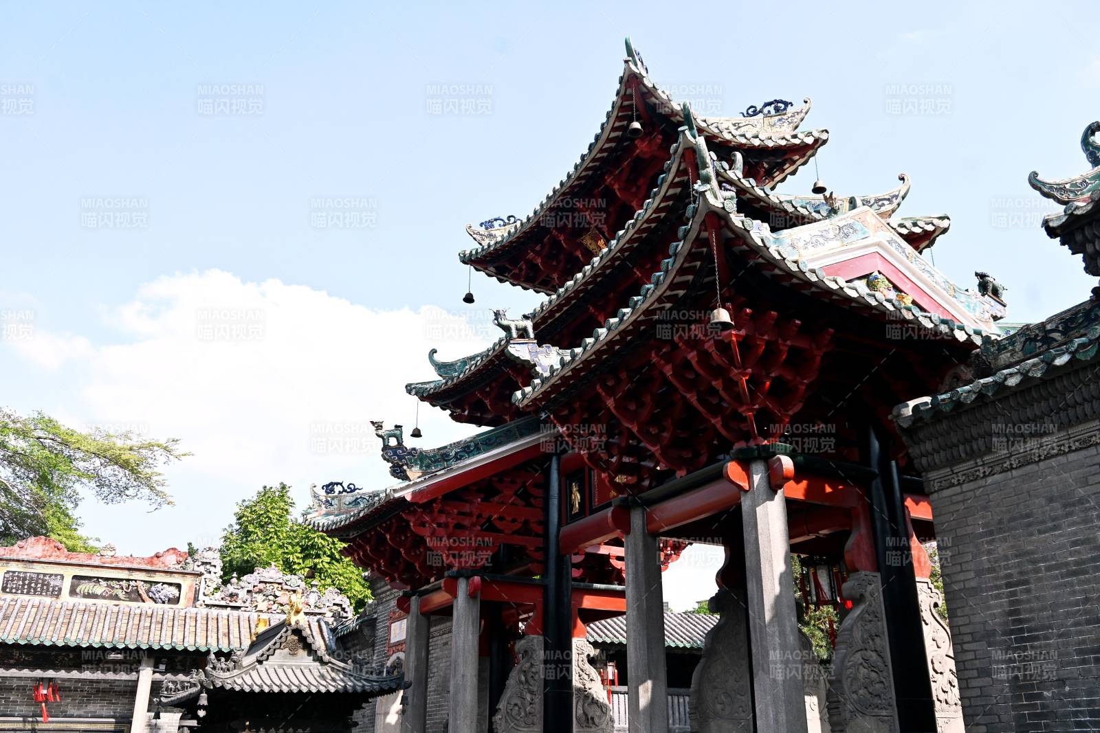 广东佛山祖庙古建筑飞檐翘角图片