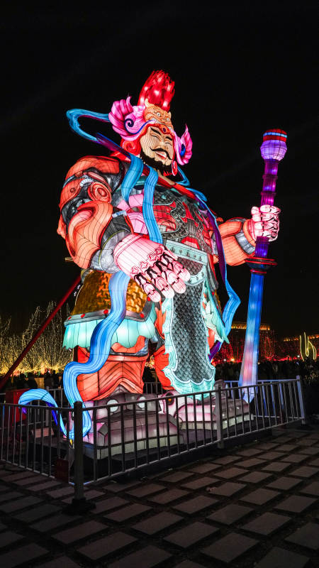 彩灯神将夜游图片