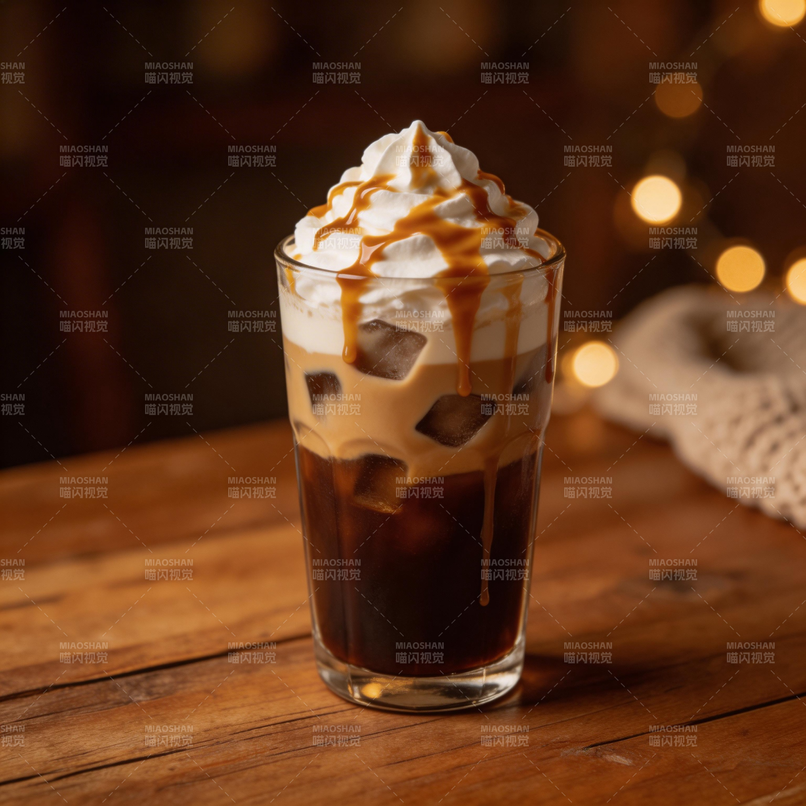 冰咖啡配奶油焦糖图片
