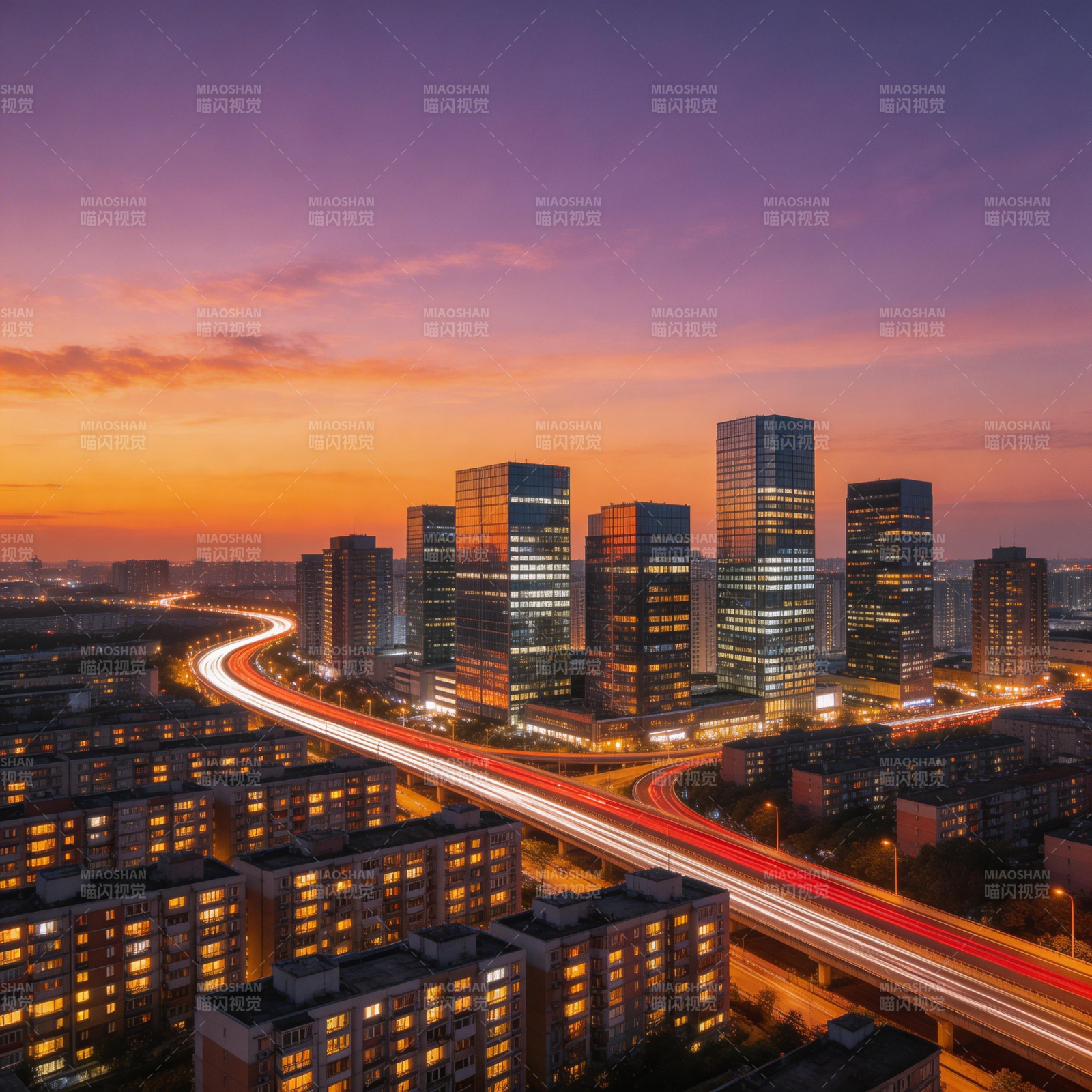 都市夜景流光溢彩图片